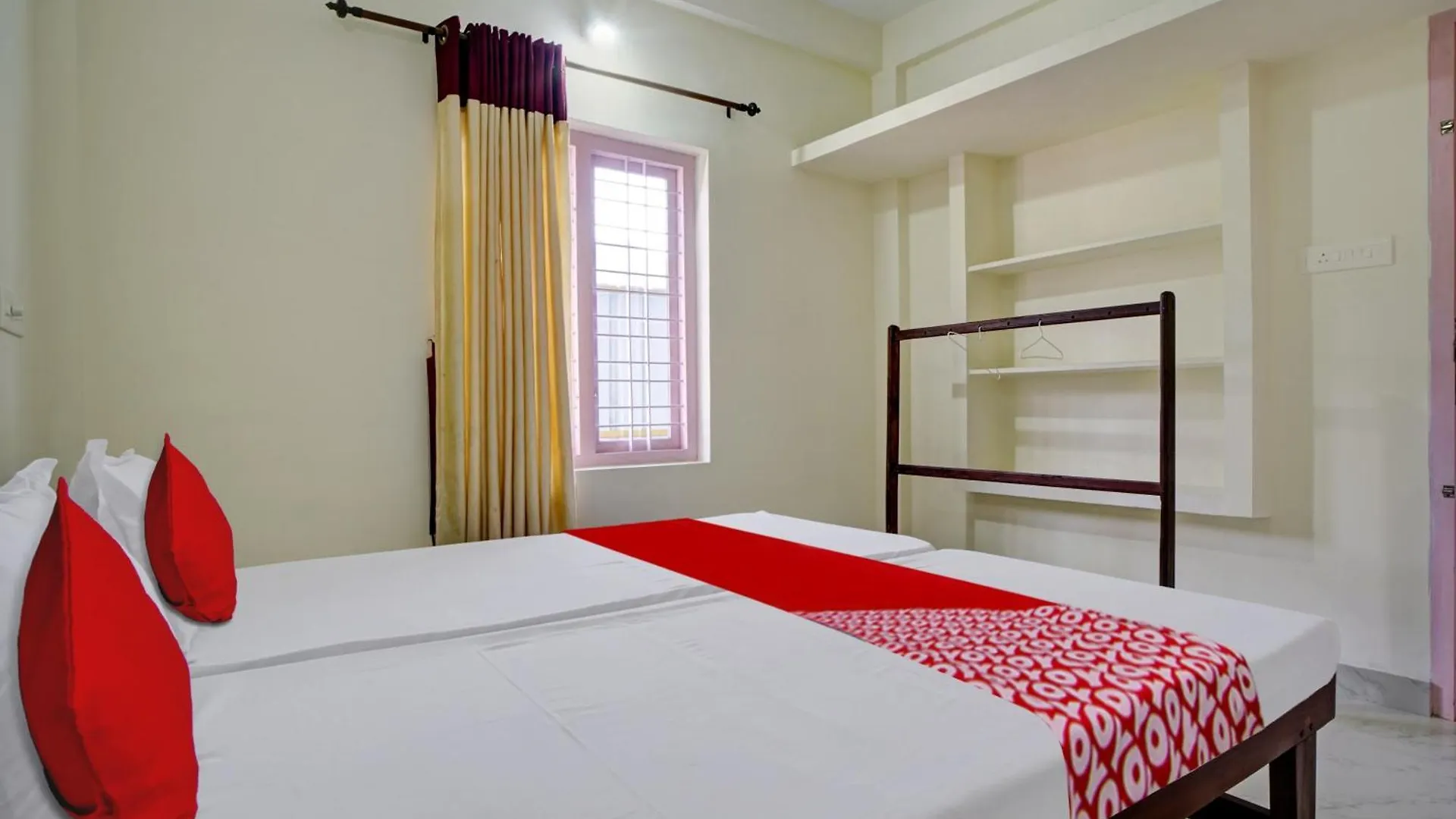 ***  Hotel O Lulu Home Munnar India