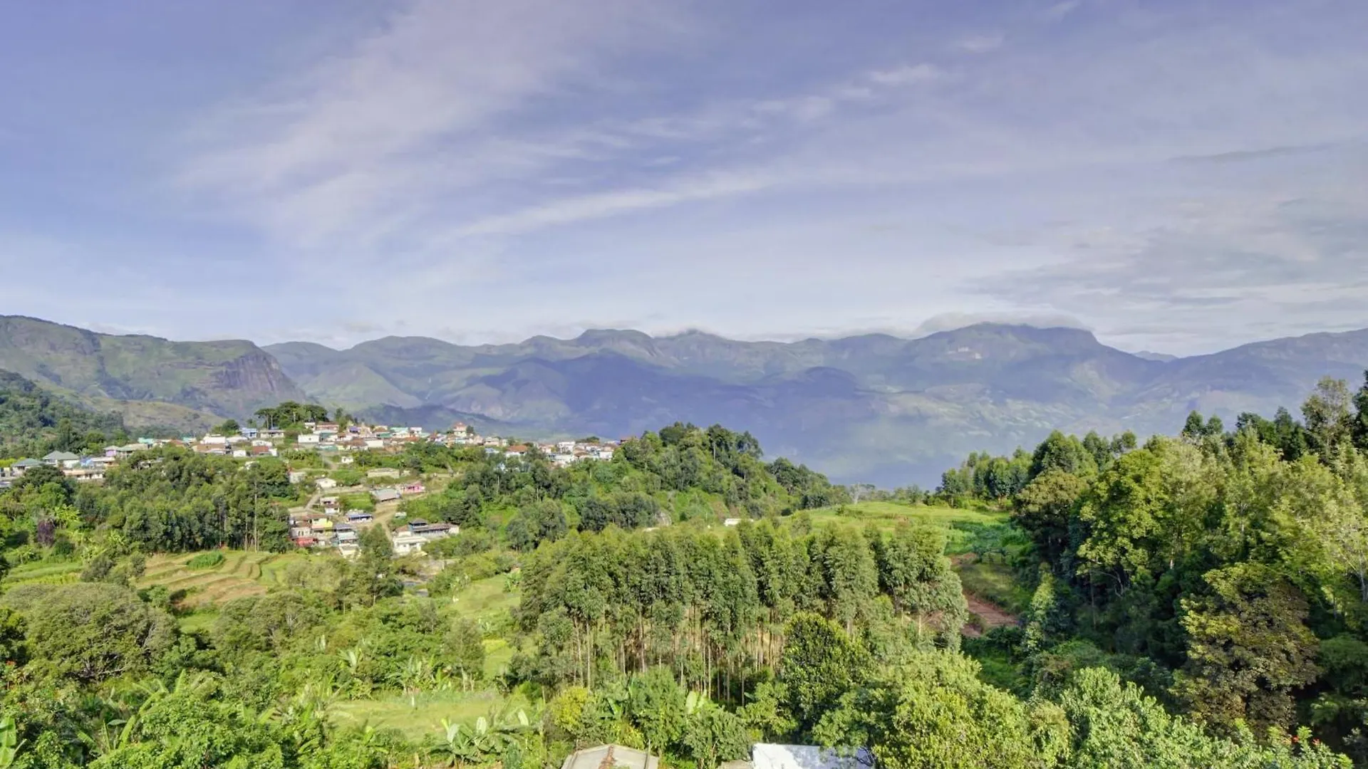 ***  Hotel O Lulu Home Munnar India