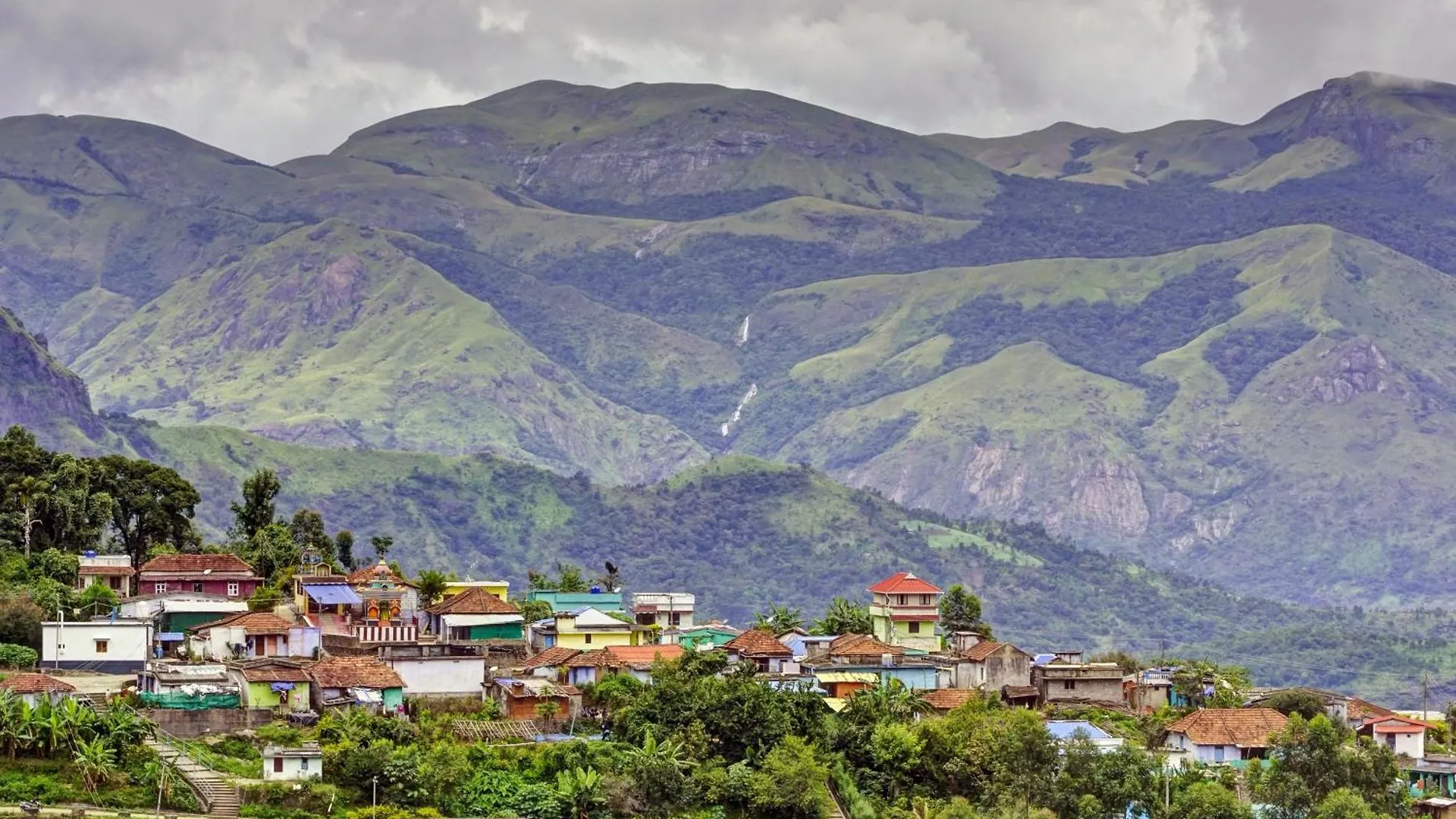 ***  Hotel O Lulu Home Munnar India
